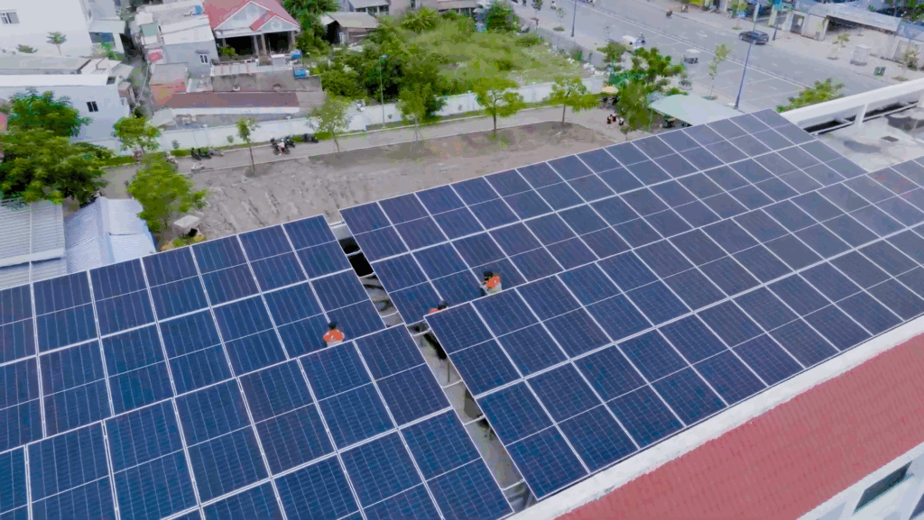 Lắp điện mặt trời cho trường học
