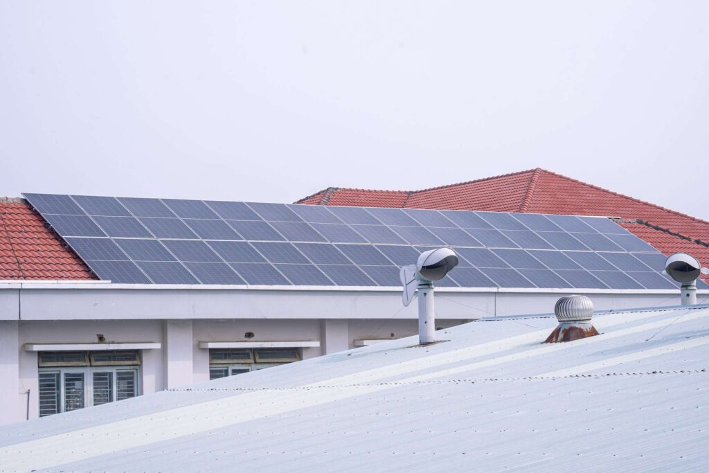 điện mặt trời áp mái ngói
